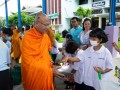 ผู้บริหาร ครู และนักเรียน ร่วมกิจกรรม เนื่องในโอกาสวันเฉลิมพ ... Image 119